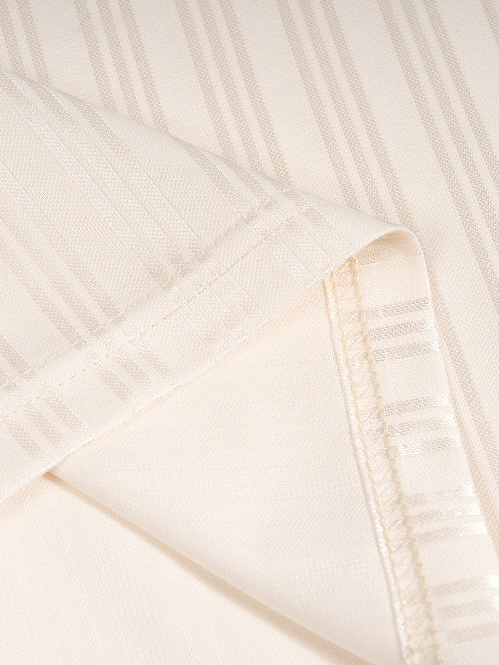 Contrast Stripes Polo Collar T-Shirt ONEMORE